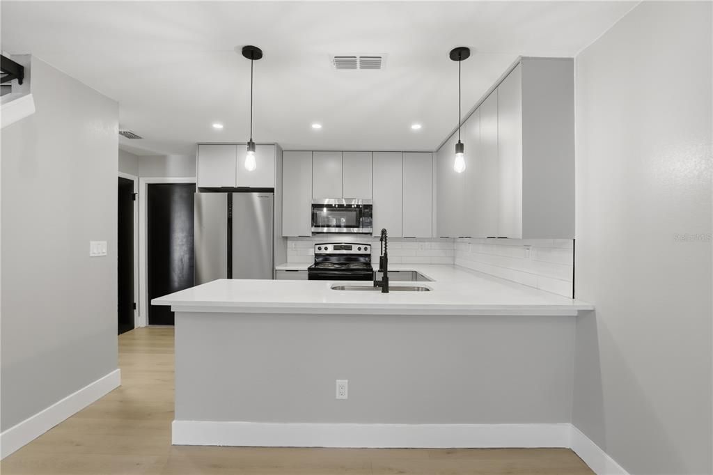 For Rent: $2,400 (3 beds, 2 baths, 1300 Square Feet)