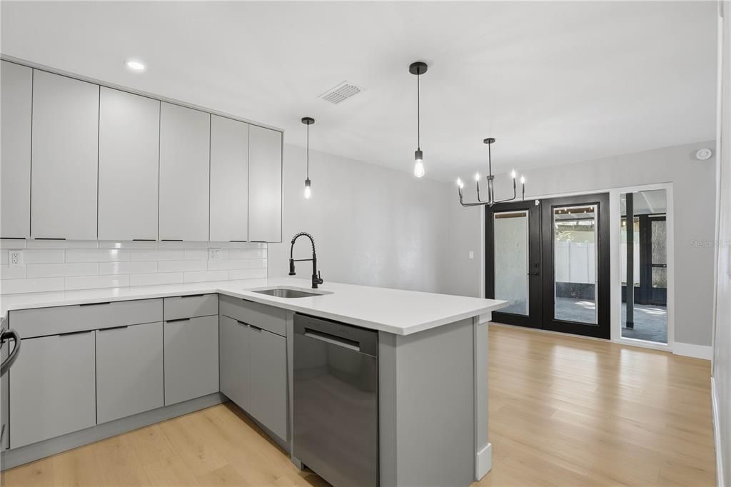 For Rent: $2,400 (3 beds, 2 baths, 1300 Square Feet)