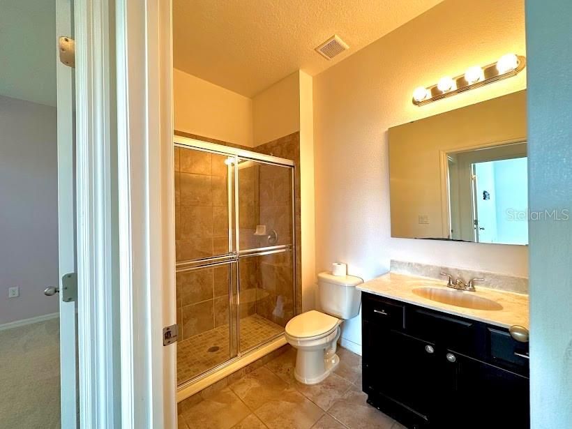 En Venta: $329,900 (3 camas, 2 baños, 1555 Pies cuadrados)