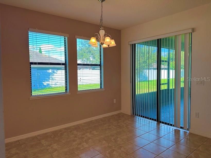 En Venta: $329,900 (3 camas, 2 baños, 1555 Pies cuadrados)