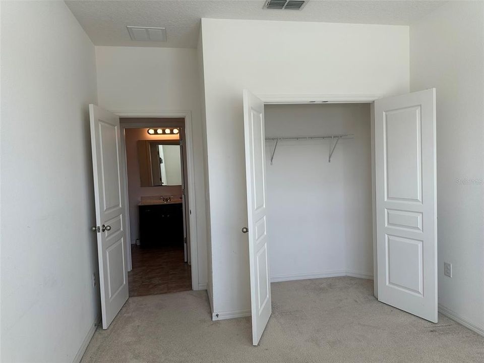 En Venta: $329,900 (3 camas, 2 baños, 1555 Pies cuadrados)