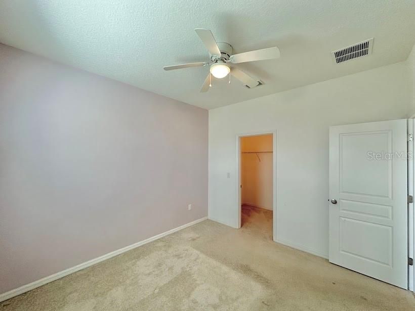 En Venta: $329,900 (3 camas, 2 baños, 1555 Pies cuadrados)