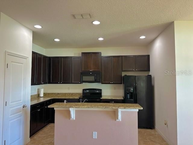 En Venta: $329,900 (3 camas, 2 baños, 1555 Pies cuadrados)