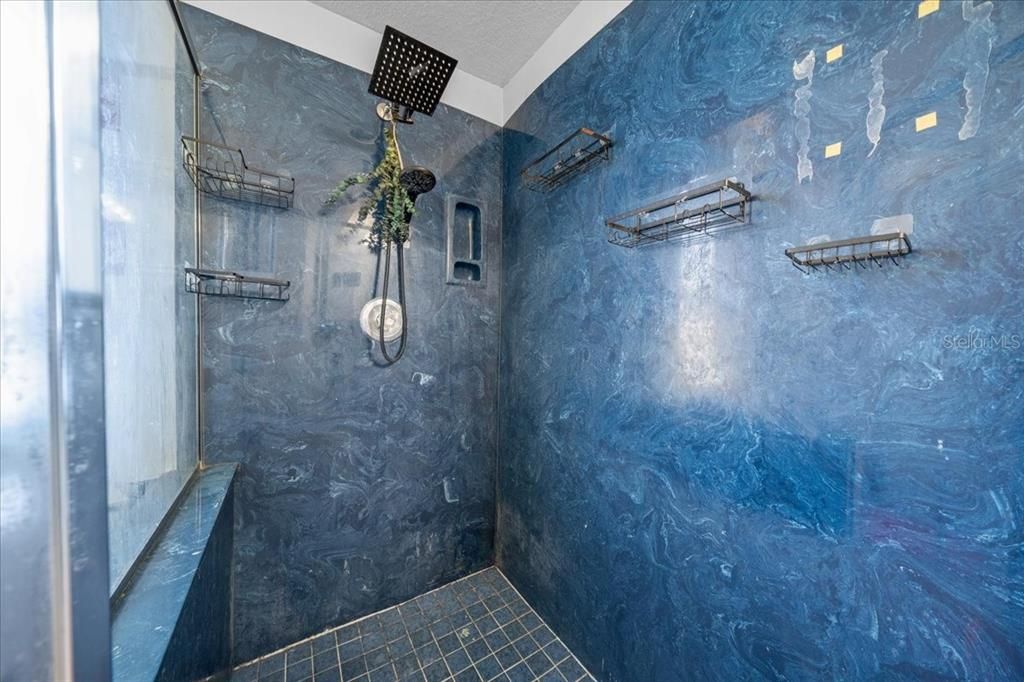 For Sale: $299,000 (3 beds, 2 baths, 1884 Square Feet)