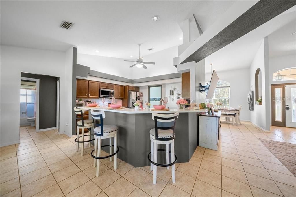 For Sale: $299,000 (3 beds, 2 baths, 1884 Square Feet)