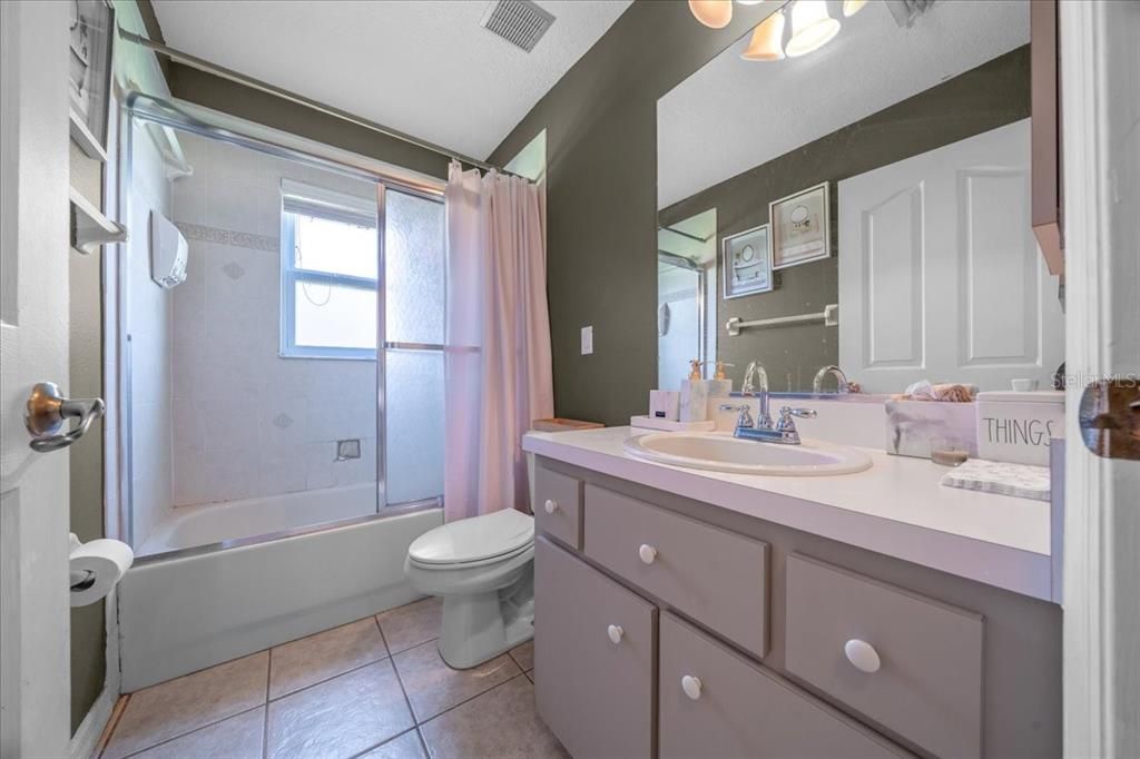 For Sale: $299,000 (3 beds, 2 baths, 1884 Square Feet)