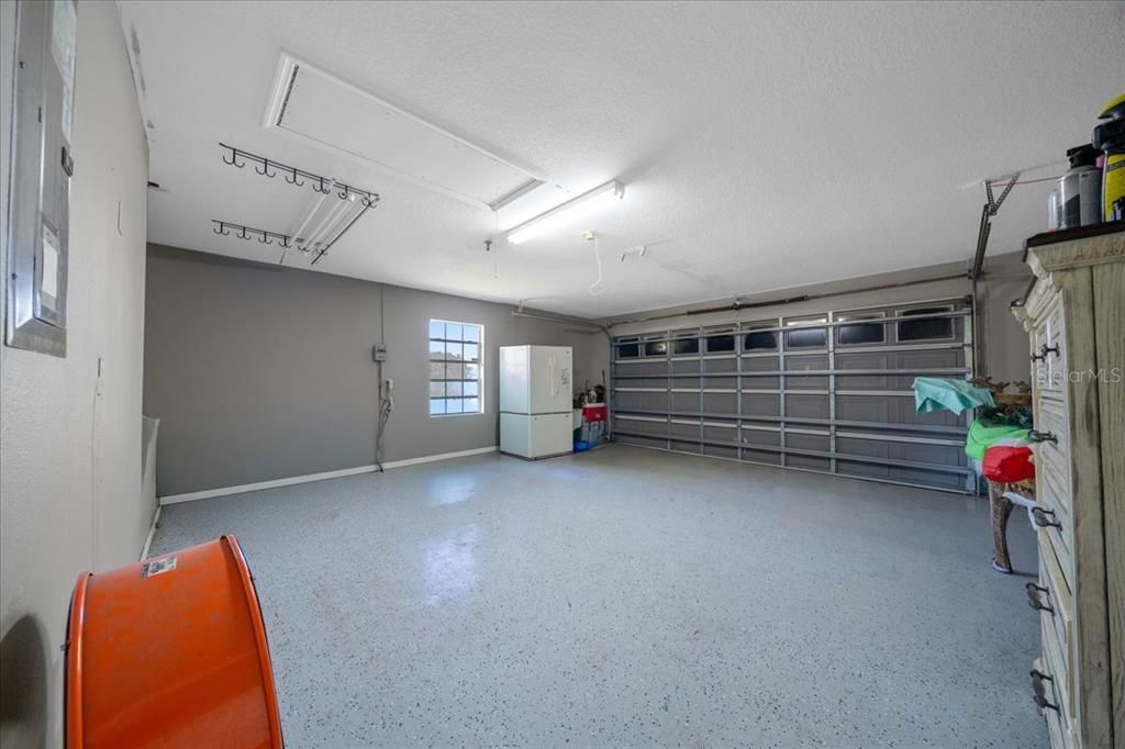 For Sale: $299,000 (3 beds, 2 baths, 1884 Square Feet)