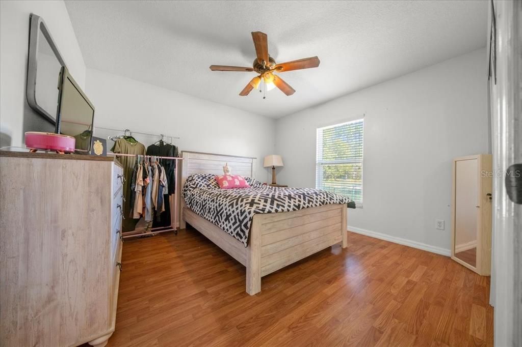 For Sale: $299,000 (3 beds, 2 baths, 1884 Square Feet)