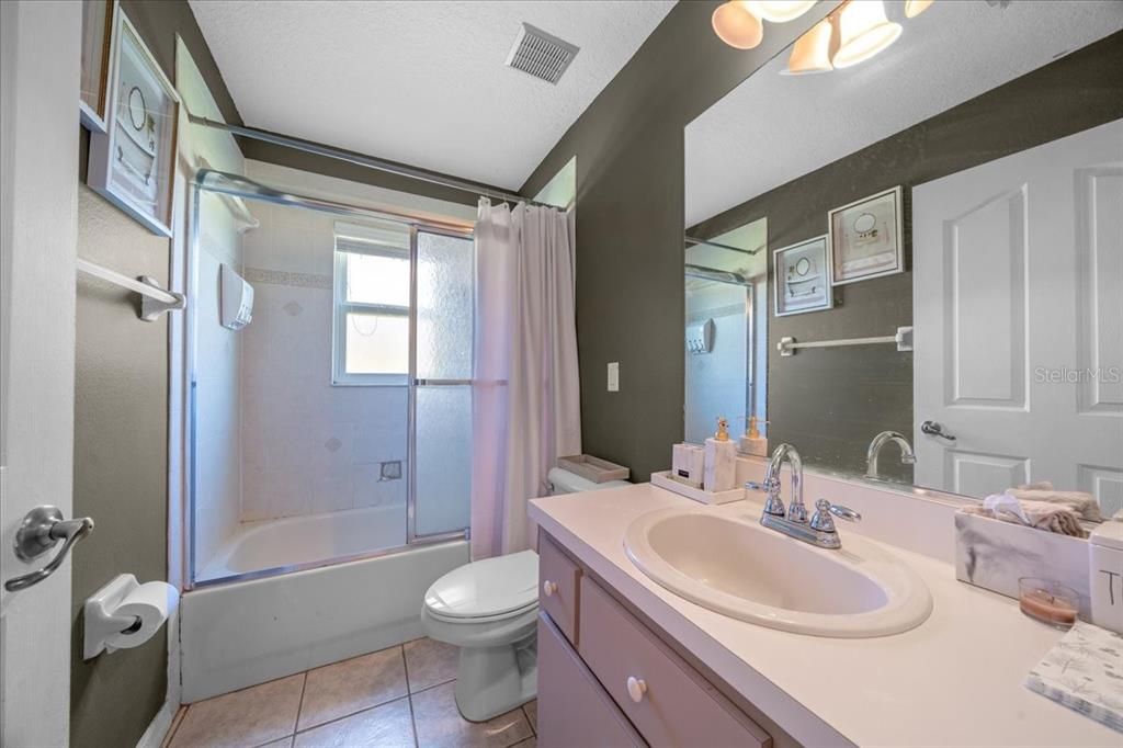 For Sale: $299,000 (3 beds, 2 baths, 1884 Square Feet)