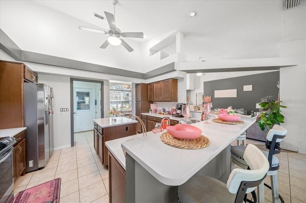 For Sale: $299,000 (3 beds, 2 baths, 1884 Square Feet)