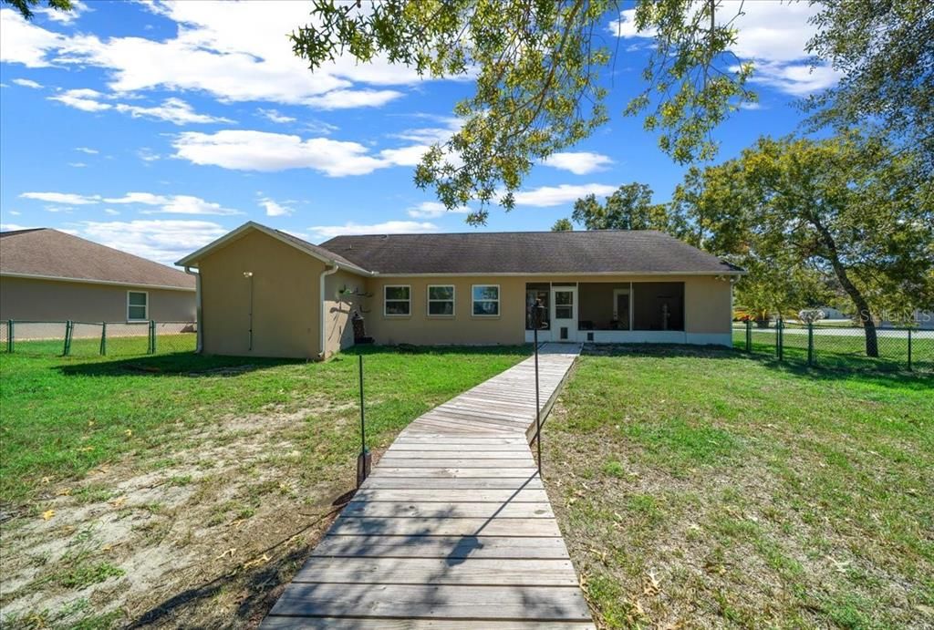 For Sale: $299,000 (3 beds, 2 baths, 1884 Square Feet)