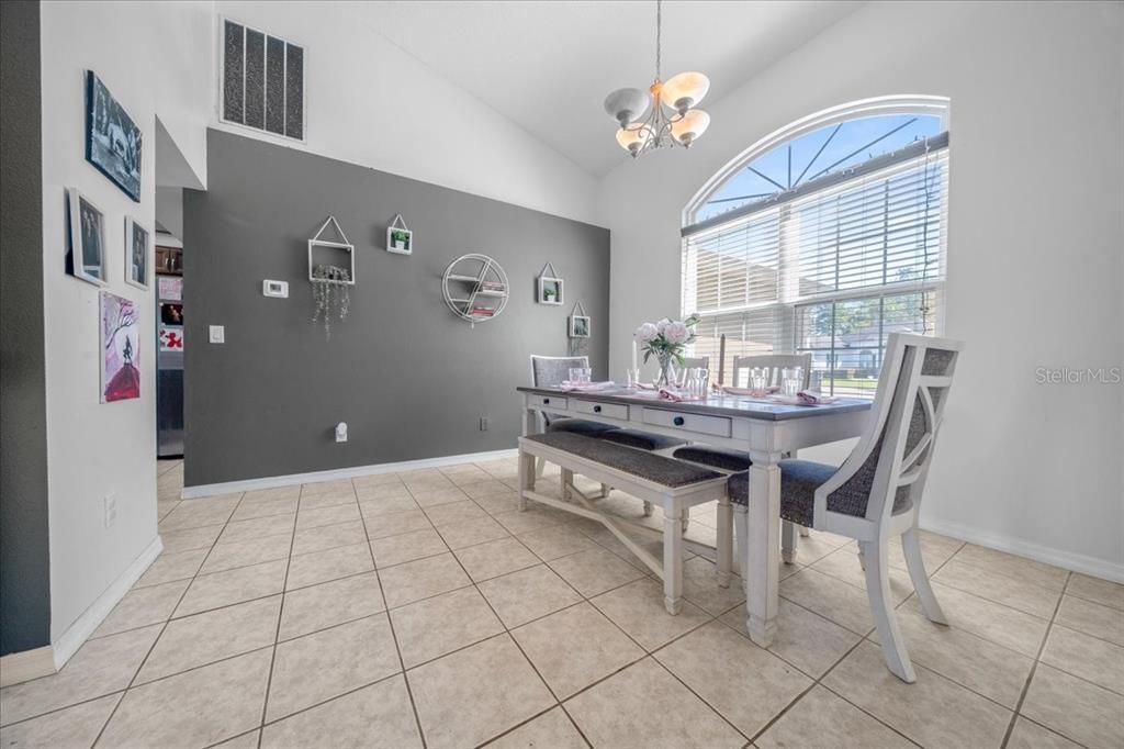 For Sale: $299,000 (3 beds, 2 baths, 1884 Square Feet)