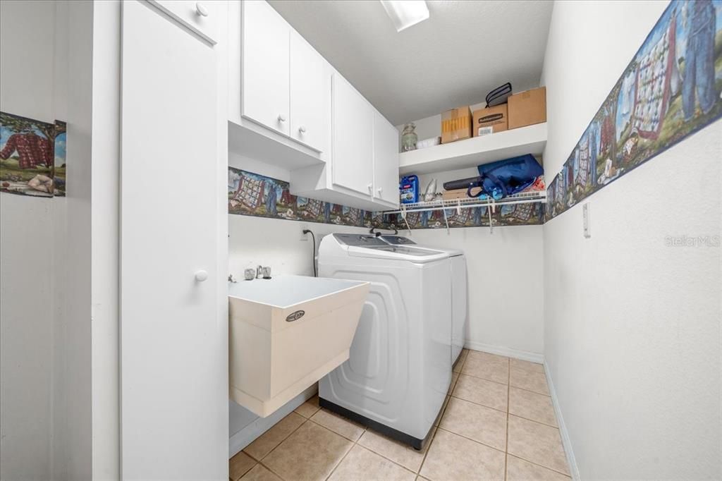 For Sale: $299,000 (3 beds, 2 baths, 1884 Square Feet)