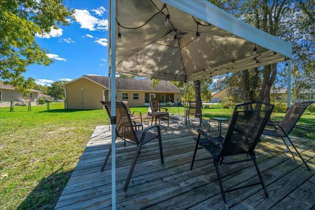 For Sale: $299,000 (3 beds, 2 baths, 1884 Square Feet)