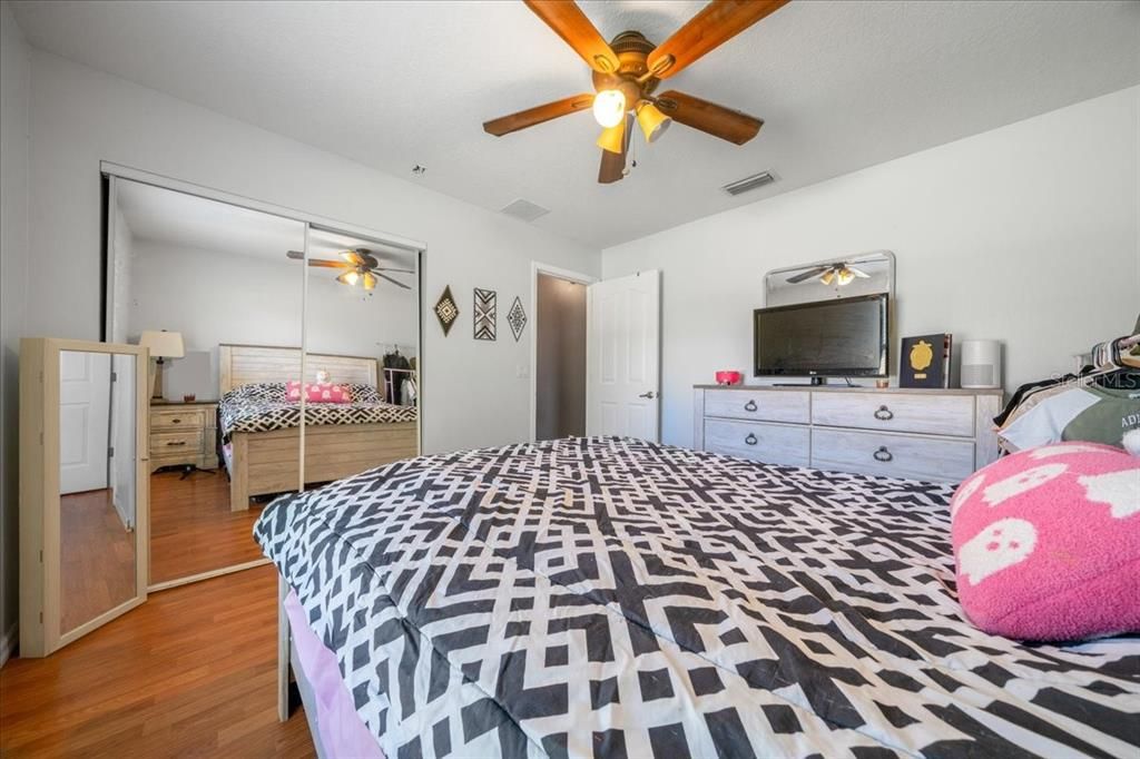 For Sale: $299,000 (3 beds, 2 baths, 1884 Square Feet)