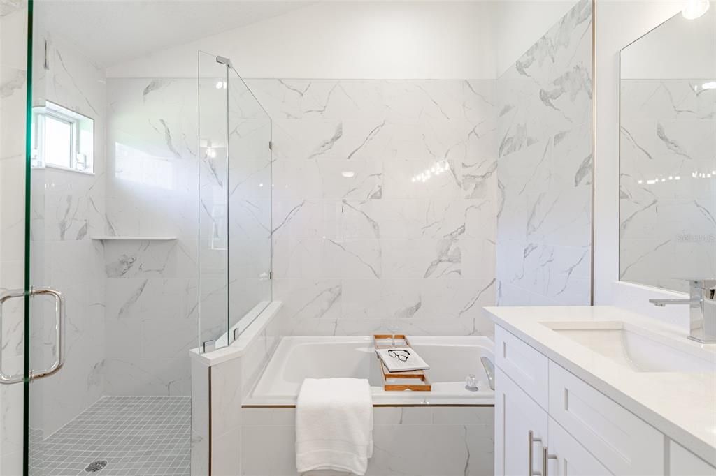 Под контрактом: $515,000 (3 спален, 2 ванн, 1698 Квадратных фут)