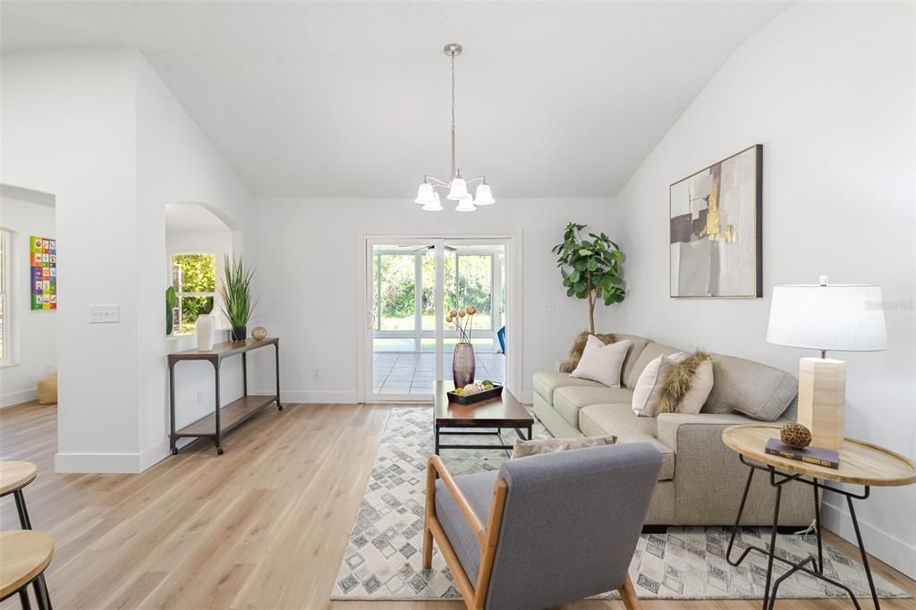 Под контрактом: $515,000 (3 спален, 2 ванн, 1698 Квадратных фут)