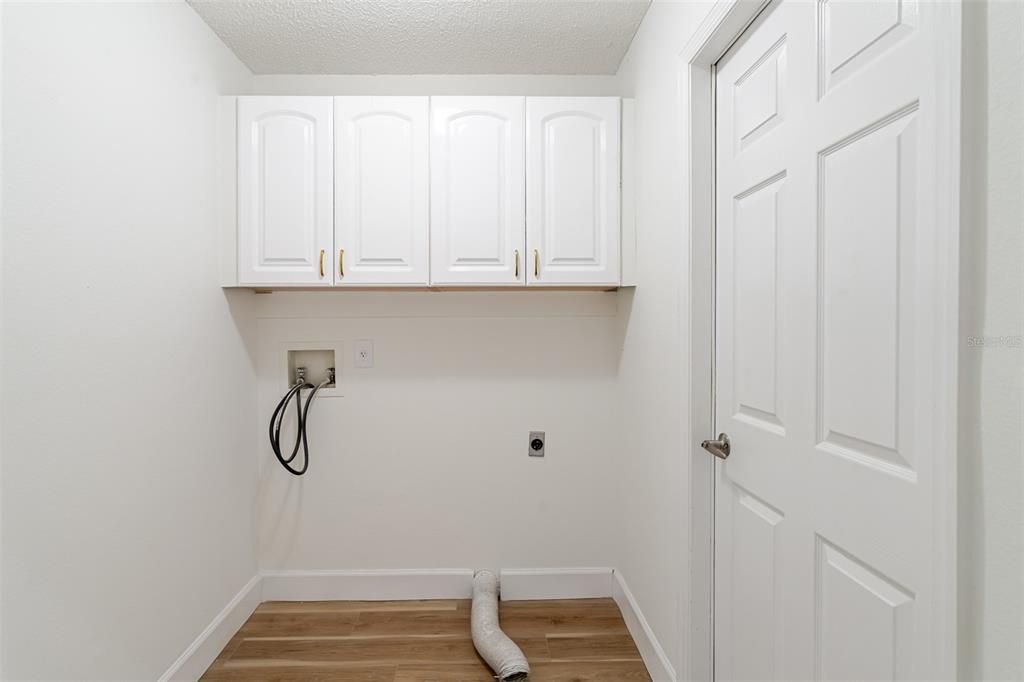 Под контрактом: $515,000 (3 спален, 2 ванн, 1698 Квадратных фут)