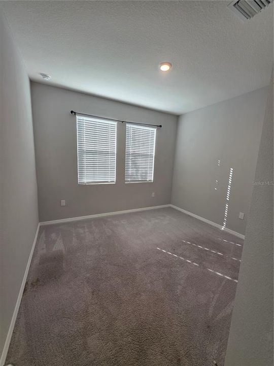 出租: $2,600 (4 贝兹, 3 浴室, 2344 平方英尺)