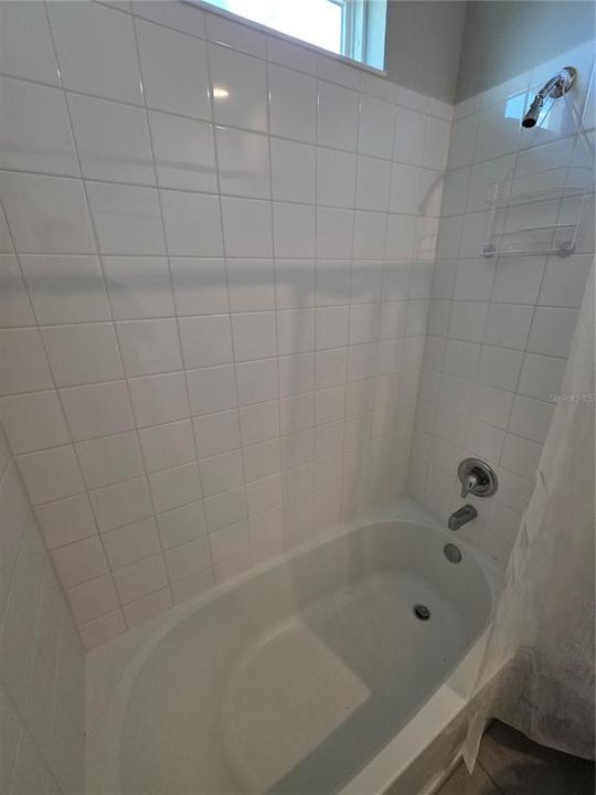 出租: $2,600 (4 贝兹, 3 浴室, 2344 平方英尺)