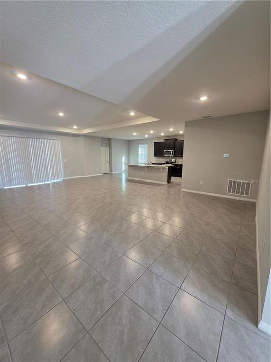 出租: $2,600 (4 贝兹, 3 浴室, 2344 平方英尺)