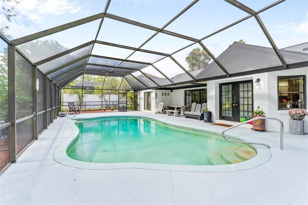 For Sale: $425,000 (3 beds, 2 baths, 1959 Square Feet)