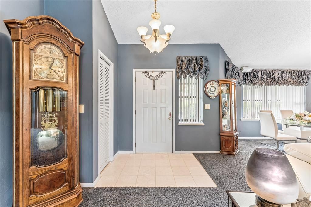 For Sale: $425,000 (3 beds, 2 baths, 1959 Square Feet)