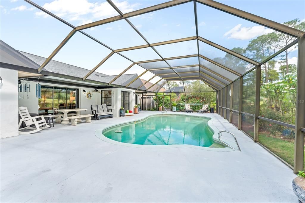 For Sale: $425,000 (3 beds, 2 baths, 1959 Square Feet)