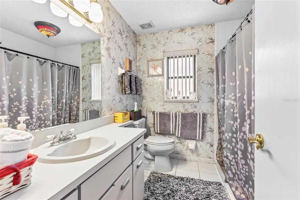 For Sale: $425,000 (3 beds, 2 baths, 1959 Square Feet)