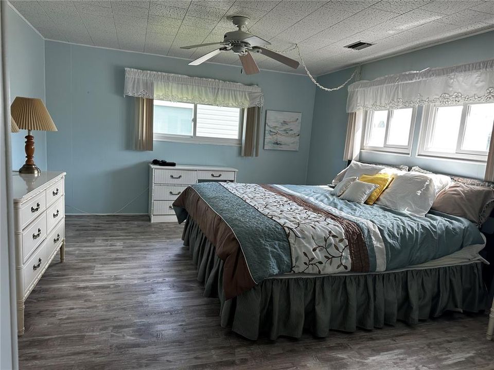 For Sale: $169,900 (2 beds, 2 baths, 1152 Square Feet)