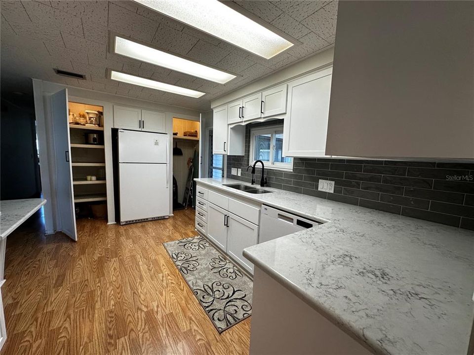 For Sale: $169,900 (2 beds, 2 baths, 1152 Square Feet)