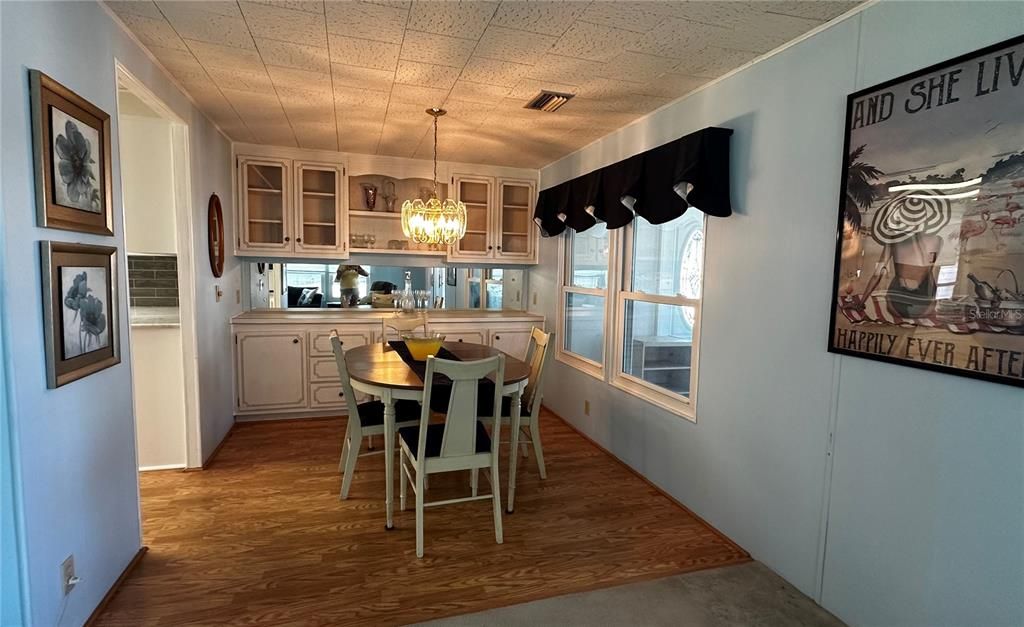 For Sale: $169,900 (2 beds, 2 baths, 1152 Square Feet)