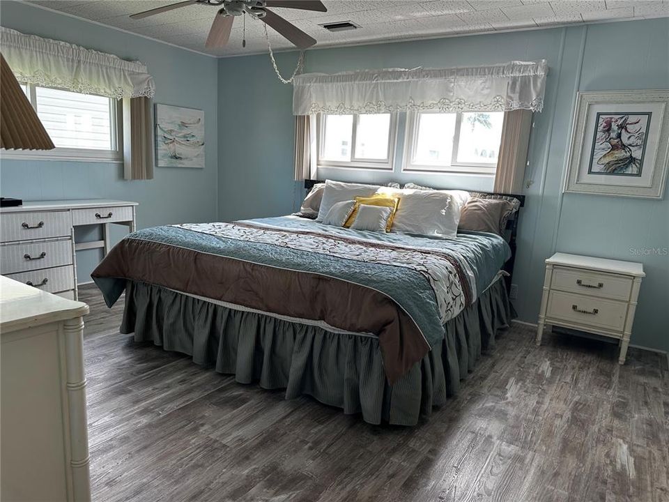 For Sale: $169,900 (2 beds, 2 baths, 1152 Square Feet)