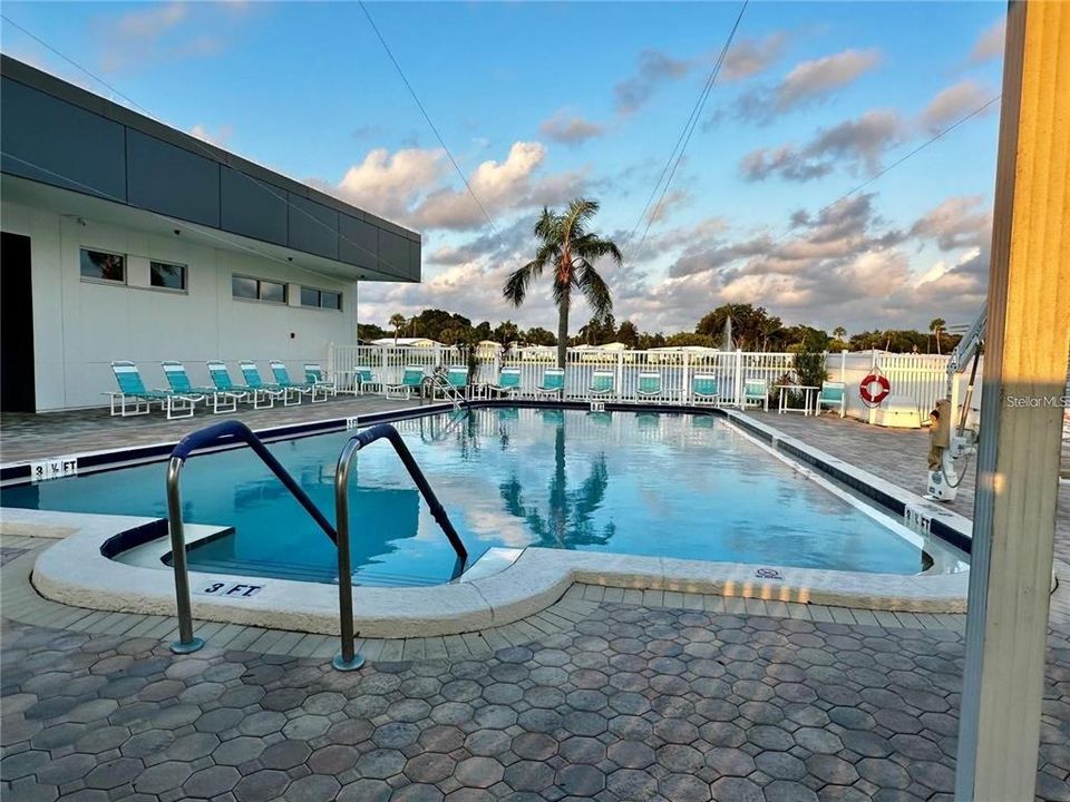 For Sale: $169,900 (2 beds, 2 baths, 1152 Square Feet)