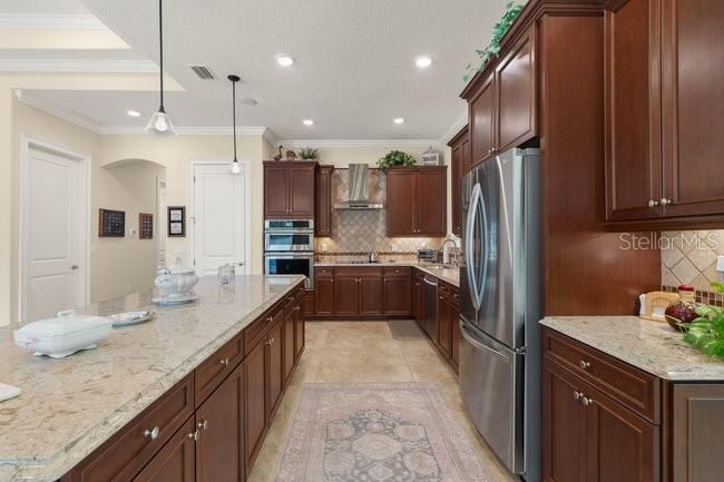 En Venta: $850,000 (4 camas, 3 baños, 2712 Pies cuadrados)