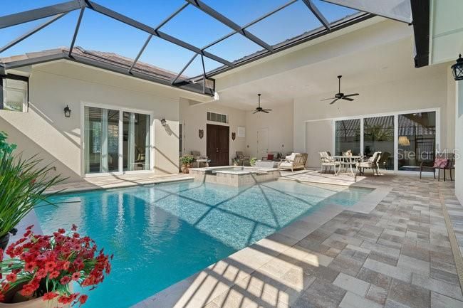 En Venta: $850,000 (4 camas, 3 baños, 2712 Pies cuadrados)