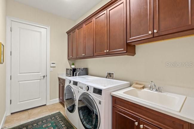 En Venta: $850,000 (4 camas, 3 baños, 2712 Pies cuadrados)