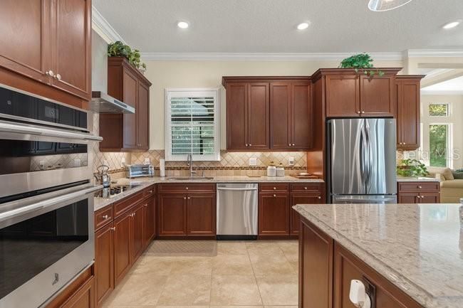 En Venta: $850,000 (4 camas, 3 baños, 2712 Pies cuadrados)