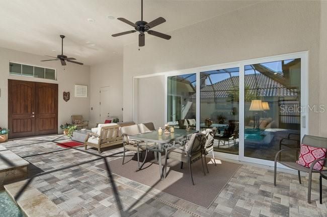 En Venta: $850,000 (4 camas, 3 baños, 2712 Pies cuadrados)