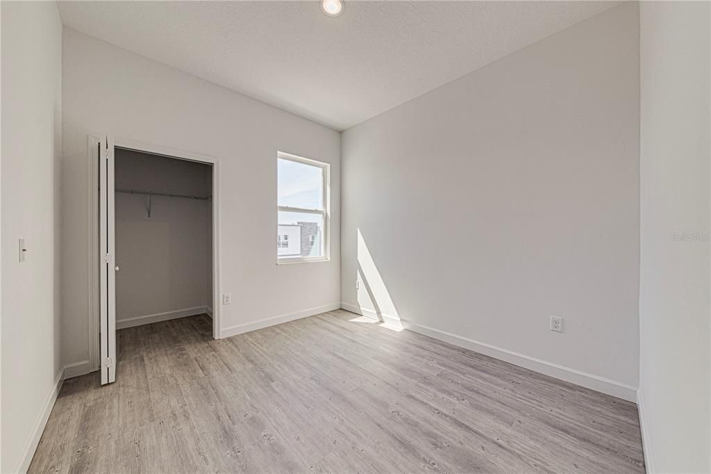 Active With Contract: $329,999 (5 beds, 4 baths, 1671 Square Feet)