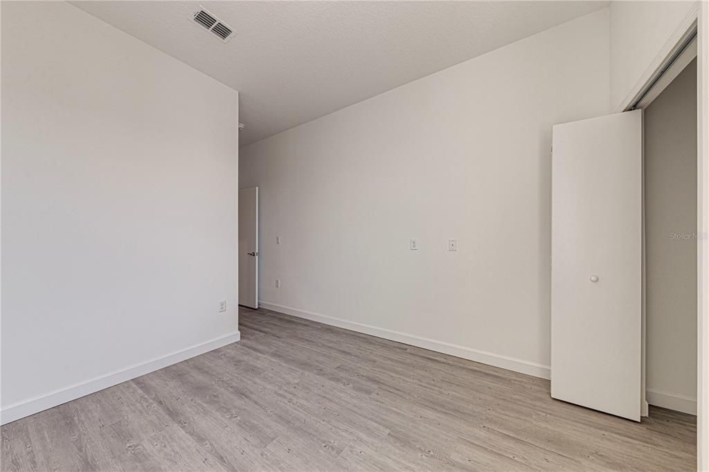 Active With Contract: $329,999 (5 beds, 4 baths, 1671 Square Feet)