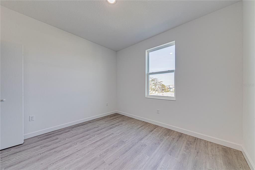 Active With Contract: $329,999 (5 beds, 4 baths, 1671 Square Feet)