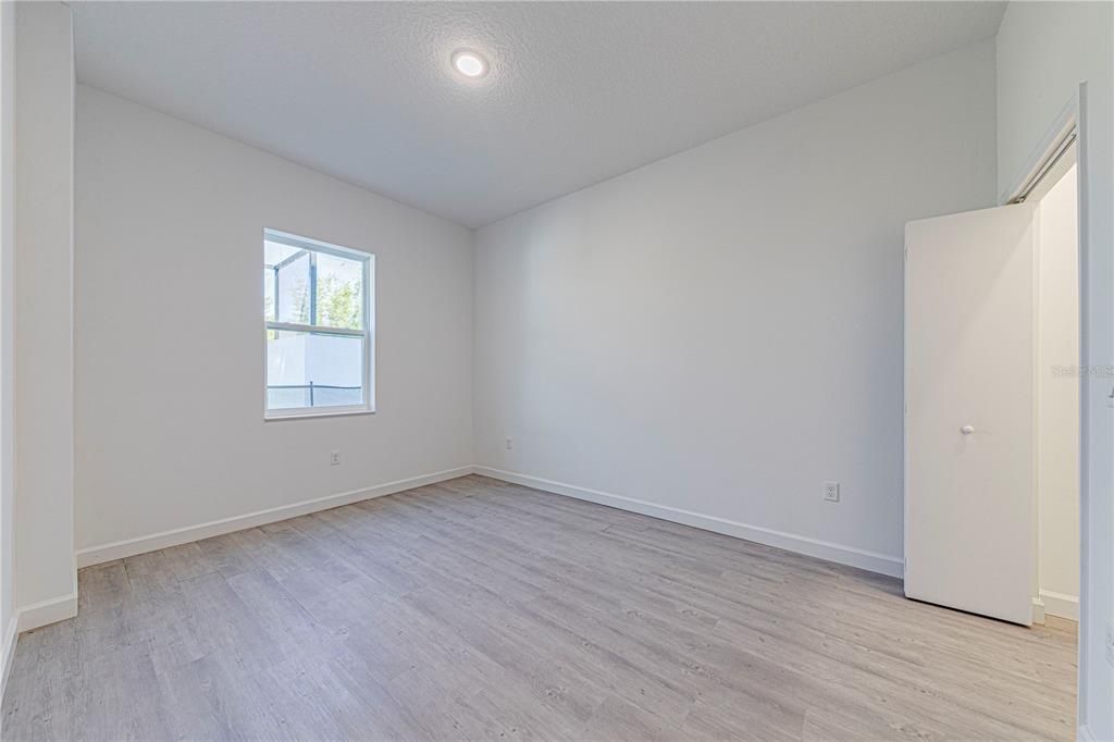 Active With Contract: $329,999 (5 beds, 4 baths, 1671 Square Feet)