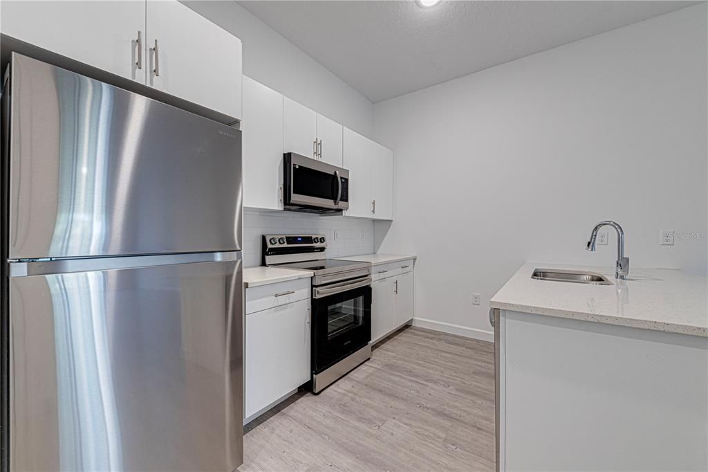 Active With Contract: $329,999 (5 beds, 4 baths, 1671 Square Feet)