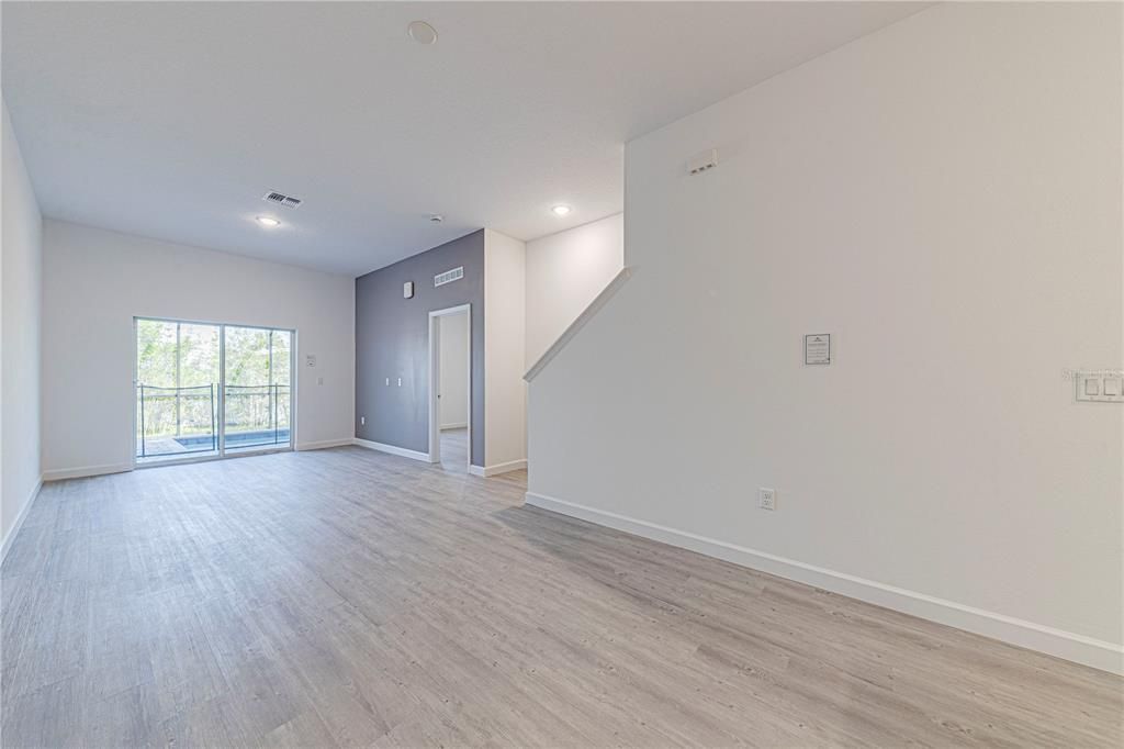 Active With Contract: $329,999 (5 beds, 4 baths, 1671 Square Feet)