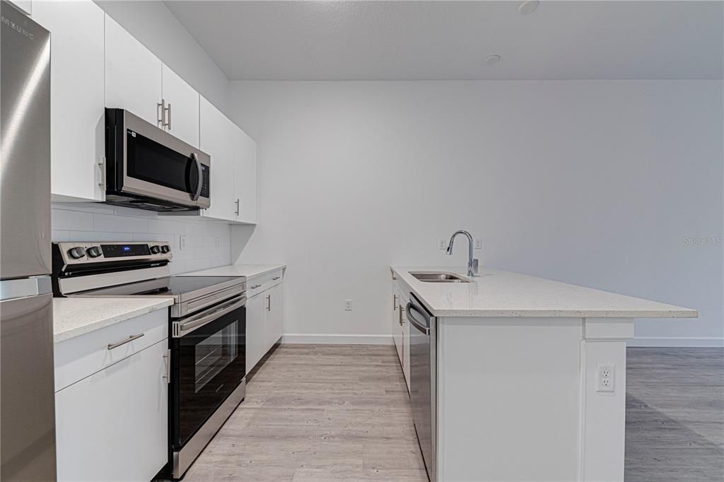 Active With Contract: $329,999 (5 beds, 4 baths, 1671 Square Feet)