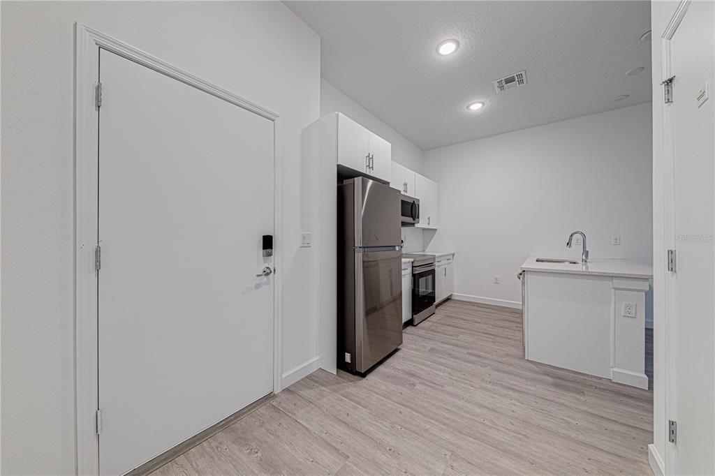 Active With Contract: $329,999 (5 beds, 4 baths, 1671 Square Feet)