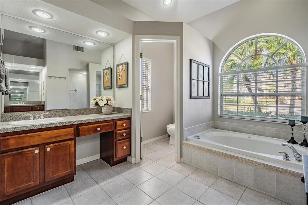 待售: $1,099,000 (4 贝兹, 3 浴室, 2988 平方英尺)