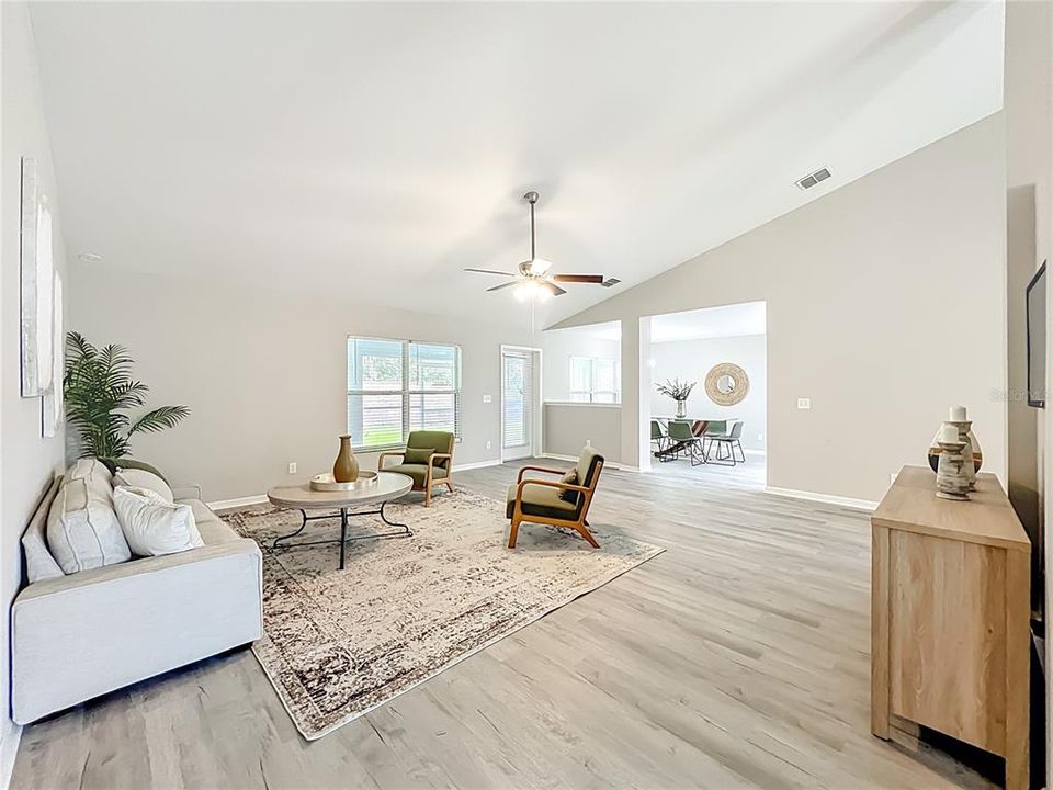 待售: $549,900 (4 贝兹, 3 浴室, 3069 平方英尺)