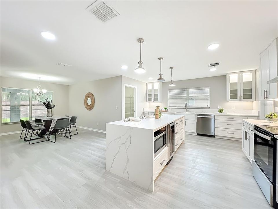 待售: $549,900 (4 贝兹, 3 浴室, 3069 平方英尺)